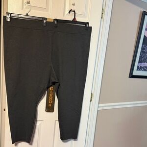 Amazon EvoVero women’s plus-size pull on pants; size: 6X(inseam 25 1/2”)